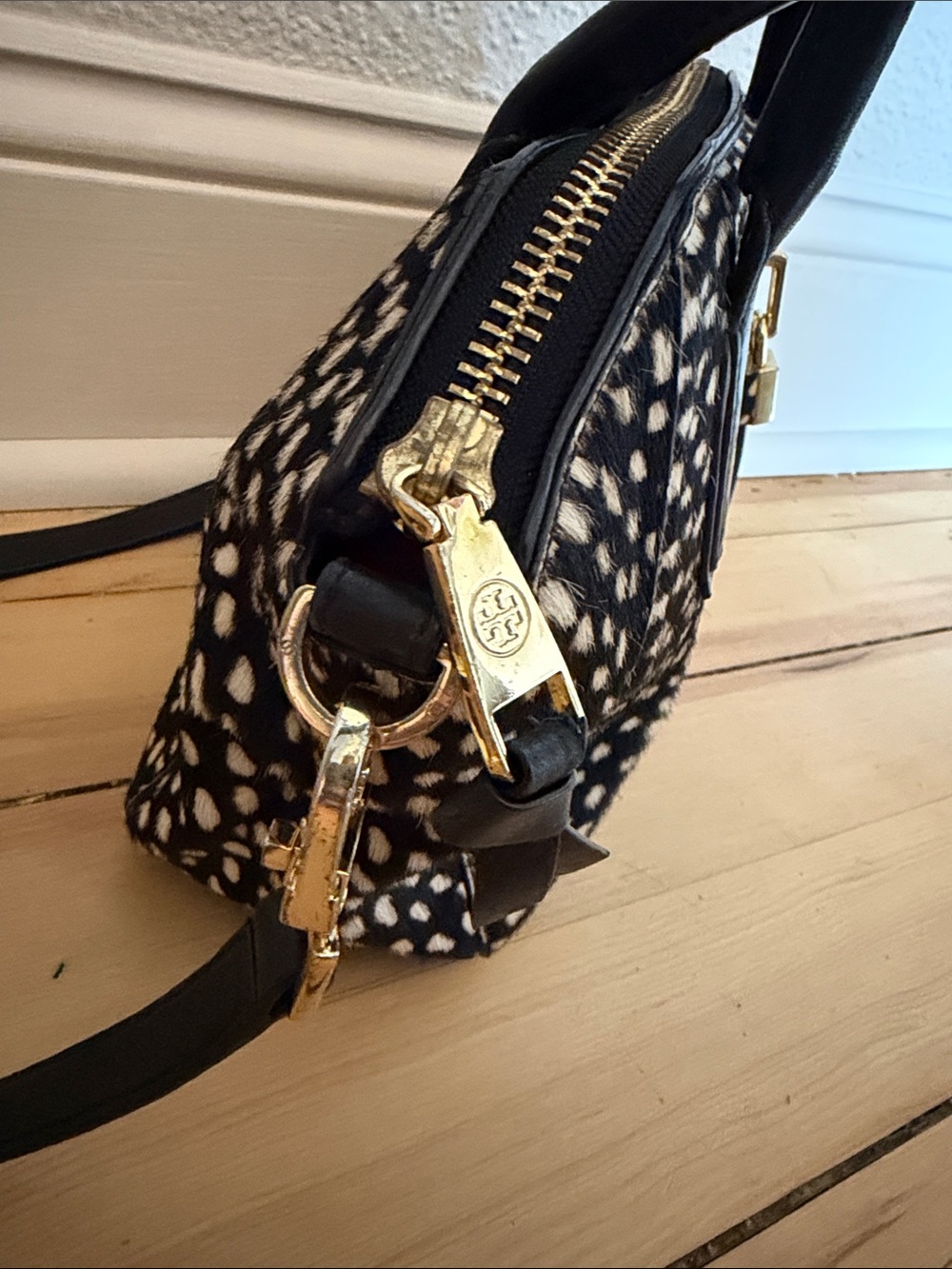 Tory Burch Black and Cream Spotted Satchel with Gold Hardware - Picture 3 of 10